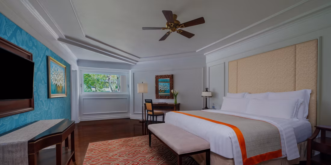 1BR Suite Club Lounge Access